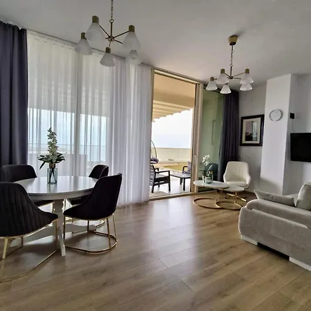 Green Coast ,palase Villa Paljasa